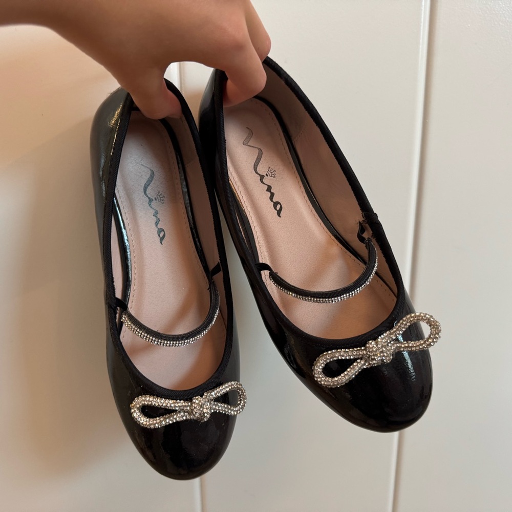 Girls Black Nina Dress Shoes (size 4)